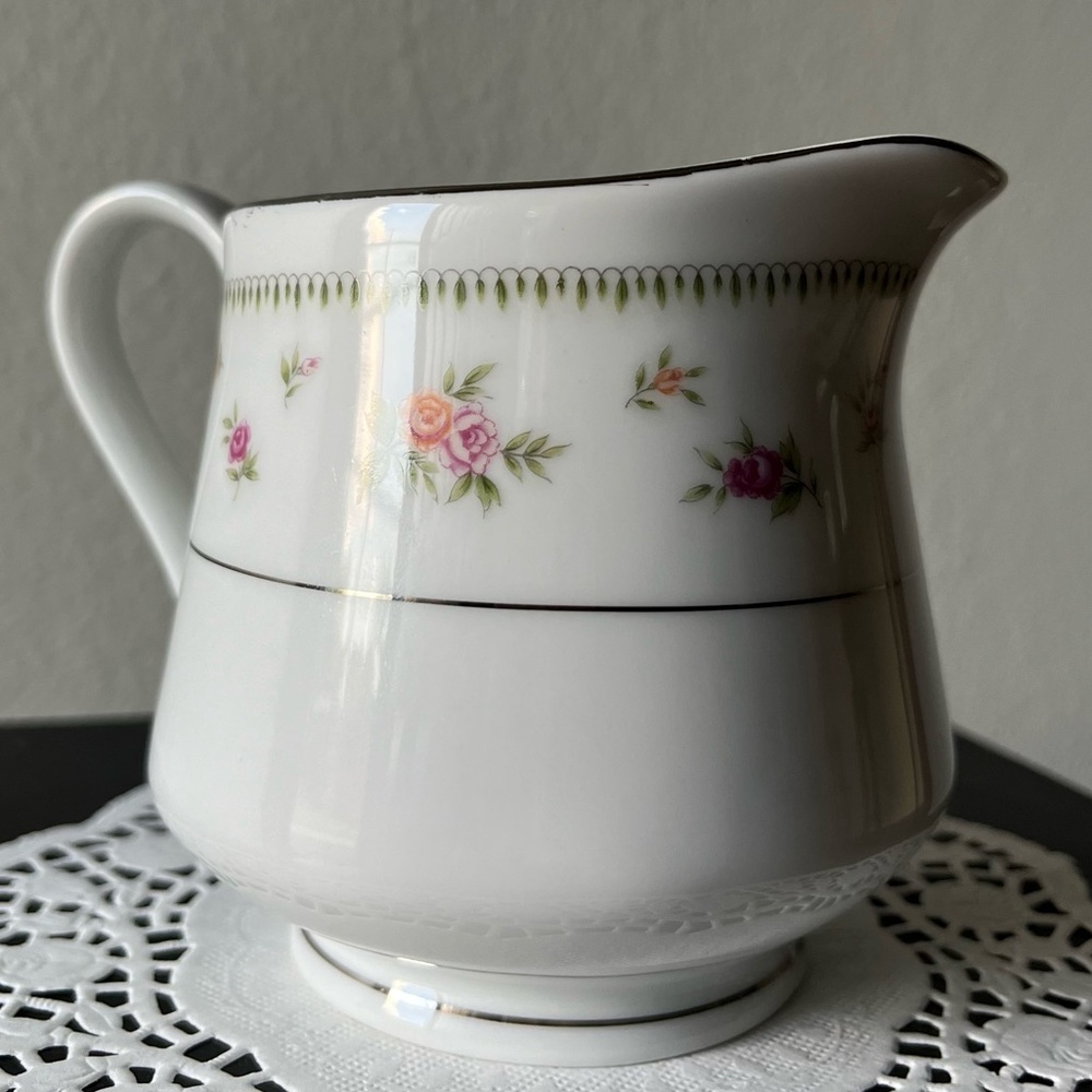 ABINGDON 💐Fine Porcelain China Creamer Pitcher